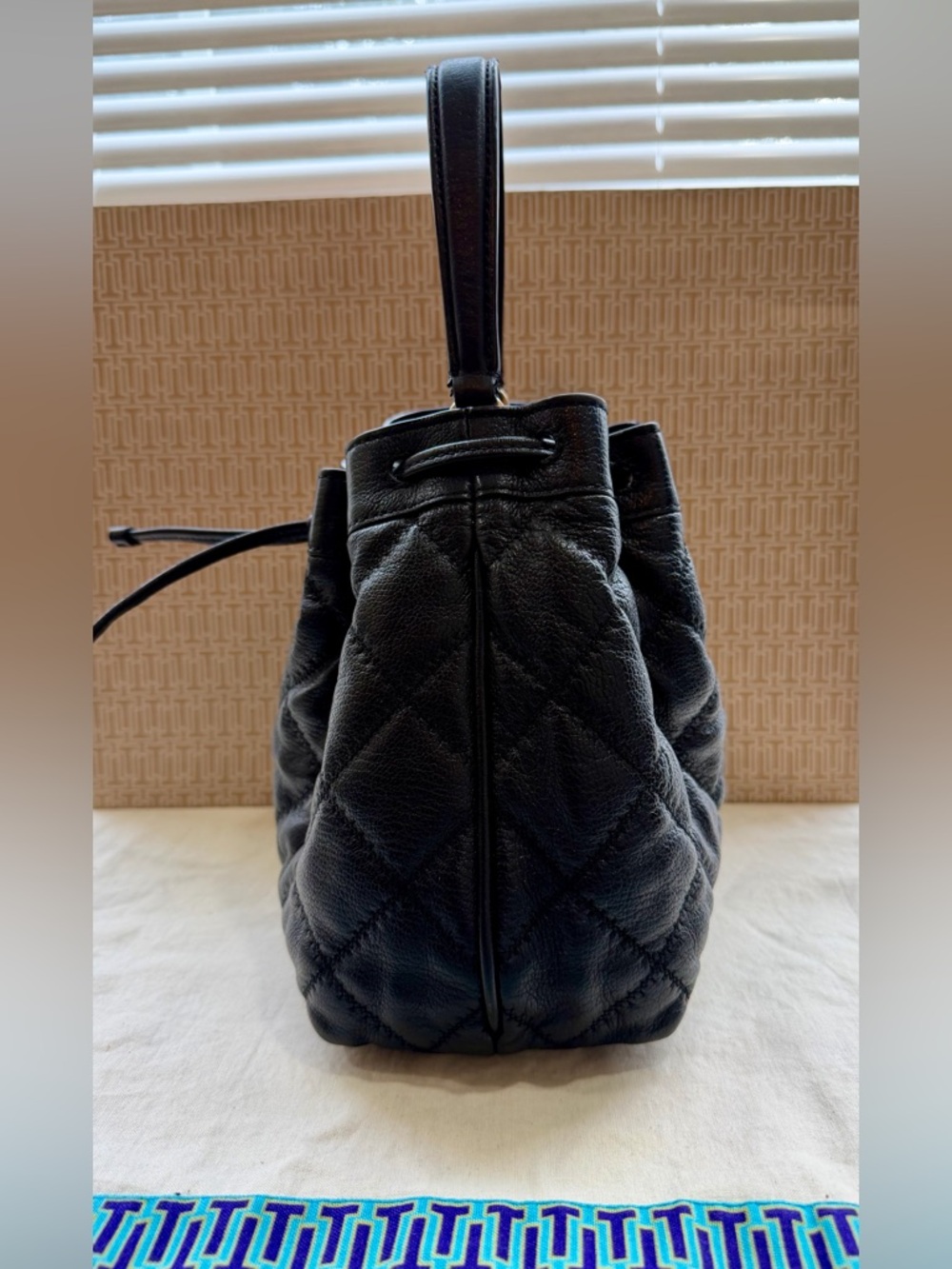 Tory Burch Willa Bucket bag - Picture 7 of 7